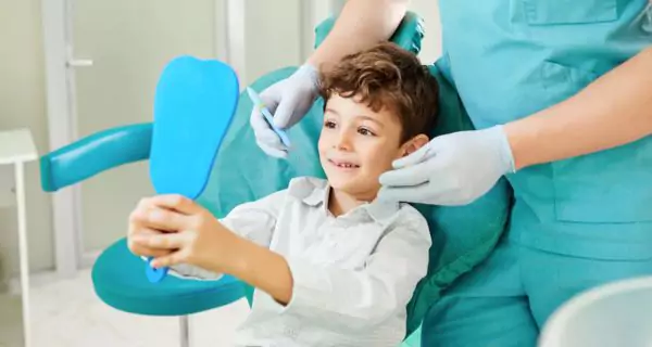 ¿Por qué acudir a un dentista pediátrico en el extranjero durante un viaje familiar?
