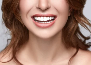 How Much Can You Save on a Smile Makeover Abroad? | ¿Cuánto se puede ahorrar con un diseño de sonrisa?